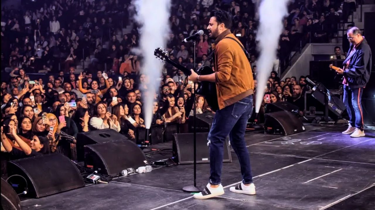 ডিসেম্বরে ঢাকায় ‘ইকোজ অব রেভল্যুশন ২.০’, গাইবেন আতিফ আসলাম