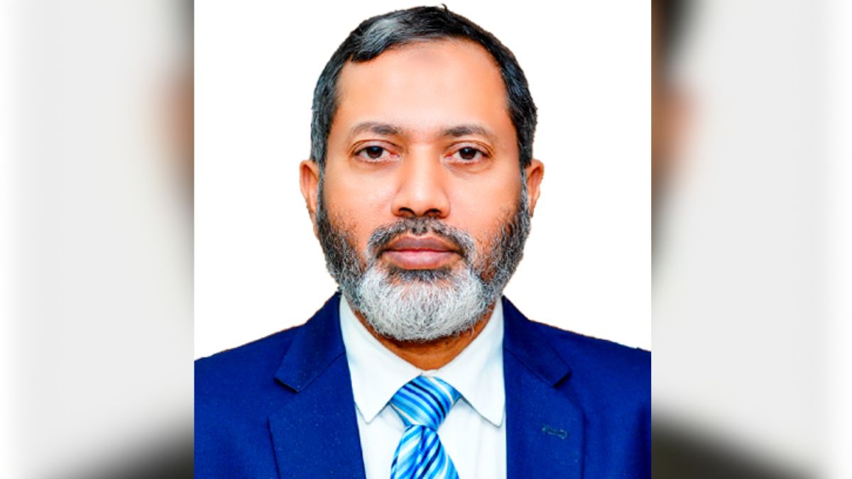 রাজশাহী বিভাগীয় কমিশনার খোন্দকার আজিম আহমেদ। ছবি- সংগৃহীত