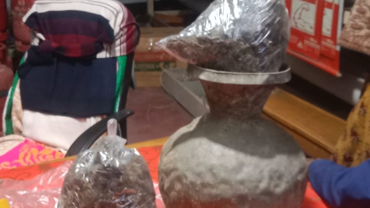 উদ্ধার হওয়া গাঁজা। ছবি- রূপালী বাংলাদেশ