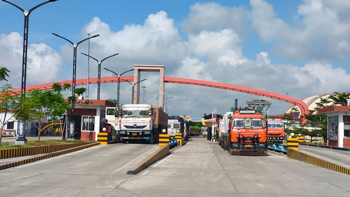 বেনাপোল বন্দর দিয়ে ভারতে যাচ্ছে মাছ। ছবি- রূপালী বাংলাদেশ
