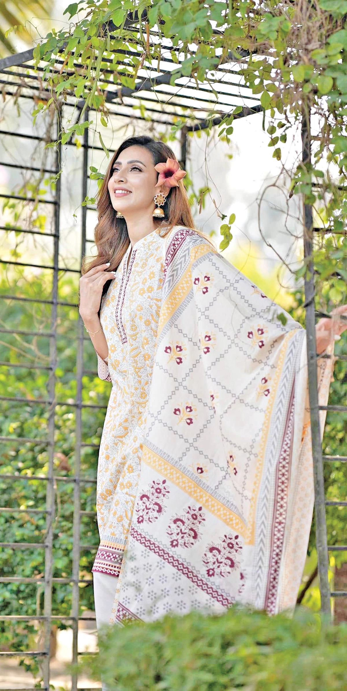 ফুলে ফুলে ত্বকের স্নিগ্ধতা