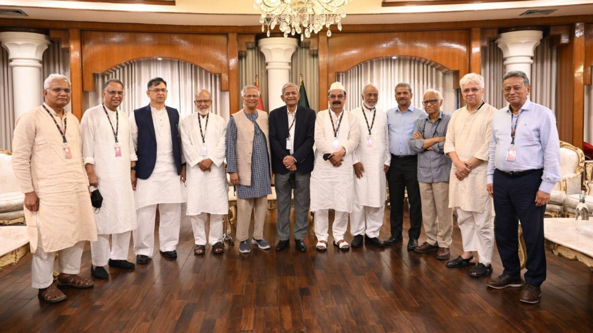প্রধান উপদেষ্টা ড. মুহাম্মদ ইউনূসের সঙ্গে বিএনপির প্রতিনিধি দল। ছবি- সংগৃহীত