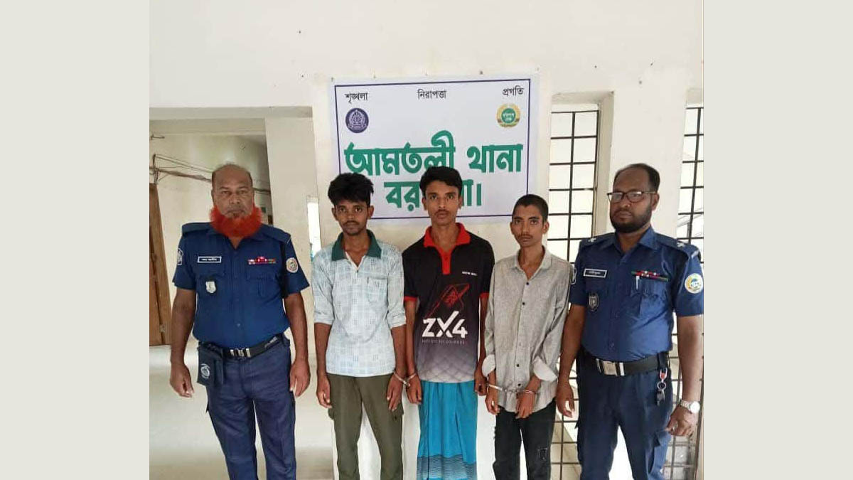 গ্রেপ্তার কিশোর গ্যাং সদস্যরা। ছবি- রূপালী বাংলাদেশ