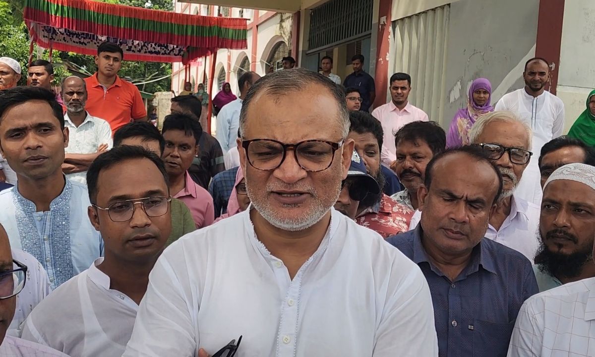 বক্তব্য দেন বাণিজ্য উপদেষ্টা শেখ বশিরউদ্দীন। ছবি- রূপালী বাংলাদেশ