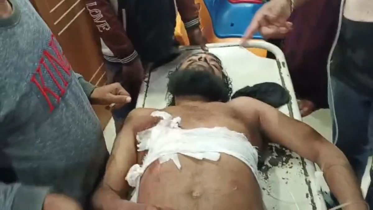 গুলিবিদ্ধদের একজন। ছবি- রূপালী বাংলাদেশ