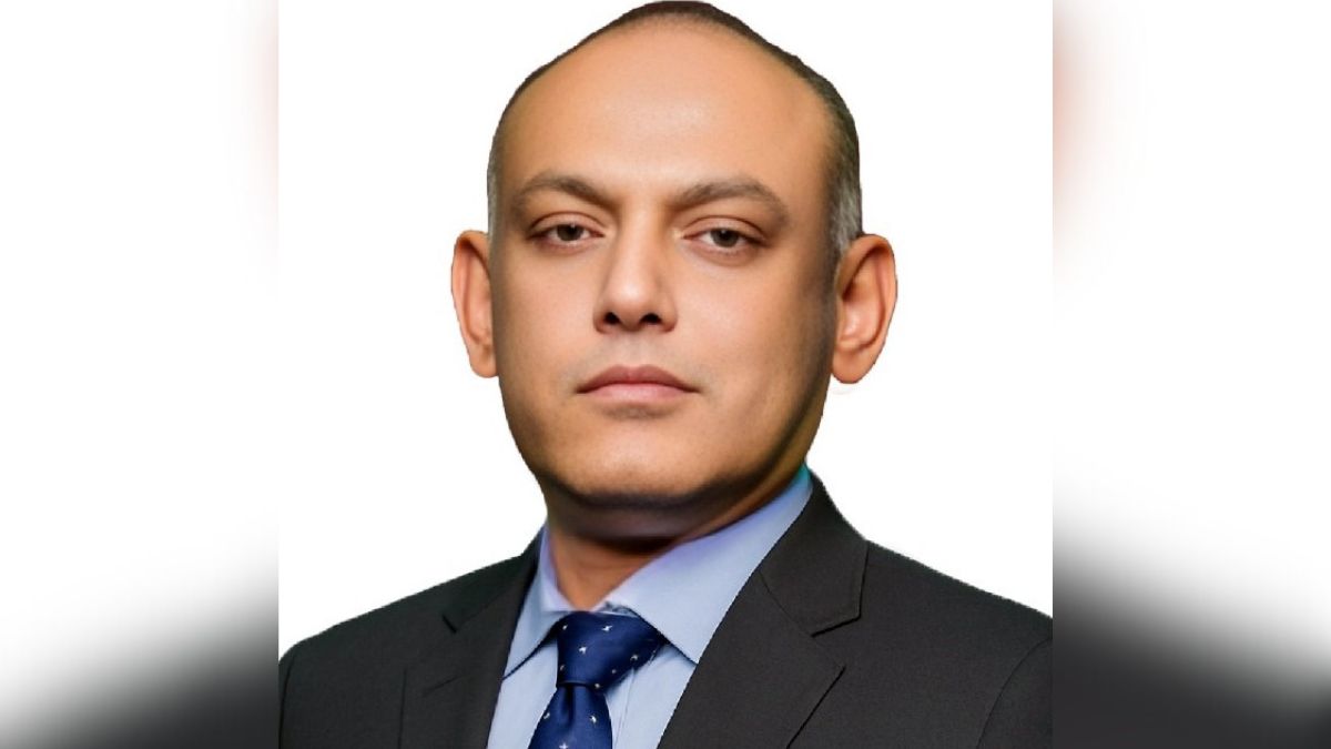 ব্যারিস্টার একেএম কামরুজ্জামান।