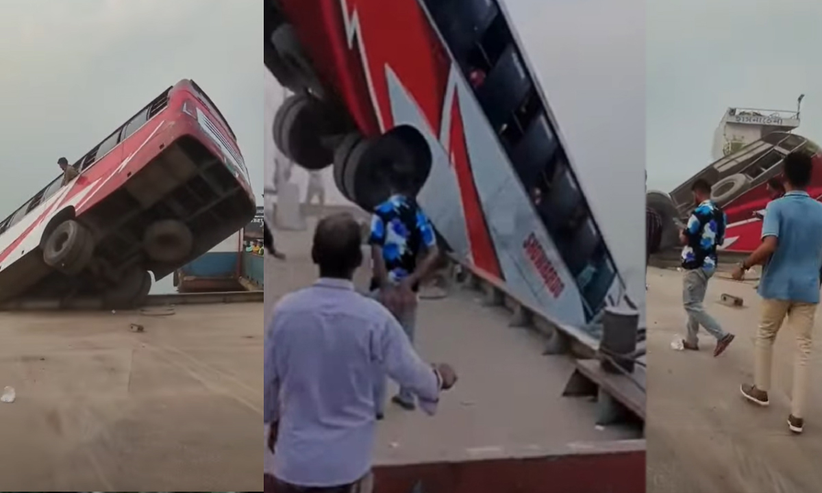 ফেরি ঘাটে নিয়ন্ত্রণ হারিয়ে পদ্মা নদীতে যাত্রীবাহী বাস। ছবি : সংগৃহীত
