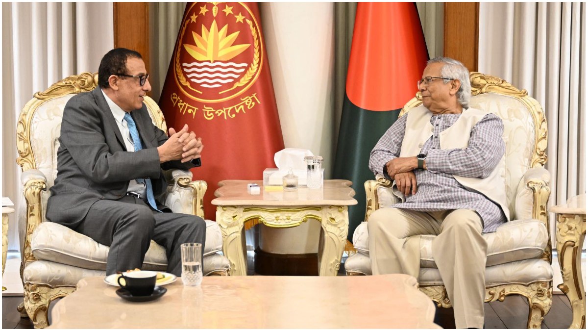 প্রধান উপদেষ্টা প্রফেসর ড. মুহাম্মদ ইউনূসের সঙ্গে সাক্ষাৎ করেন ঢাকায় নিযুক্ত ফিলিস্তিনের রাষ্ট্রদূত ইউসুফ এসওয়াই রমাদান। ছবি- সংগৃহীত