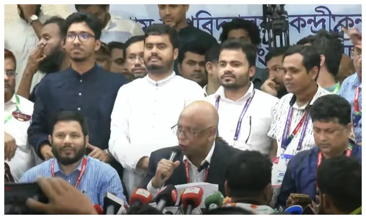 চাকসু ভিপি ইব্রাহিম হোসেন রনি ও জিএস পদে সাঈদ বিন হাবীব। ছবি-সংগৃহীত