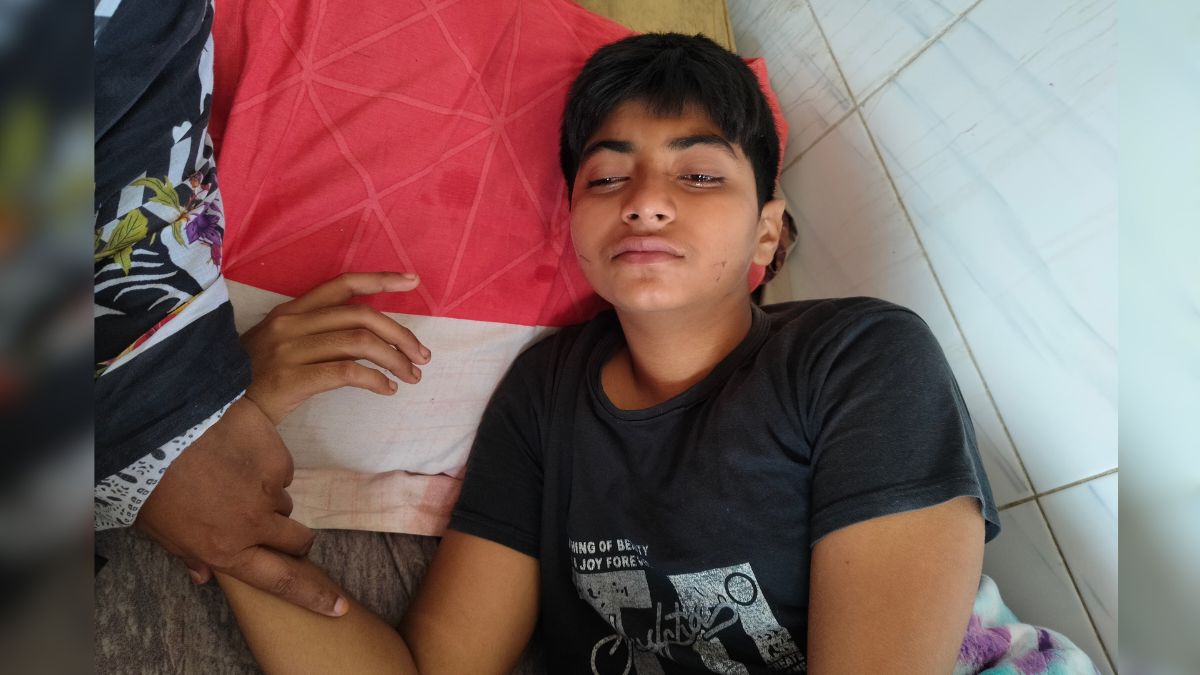 হাসপাতালে ভর্তি মো. তামিম। ছবি- রূপালী বাংলাদেশ