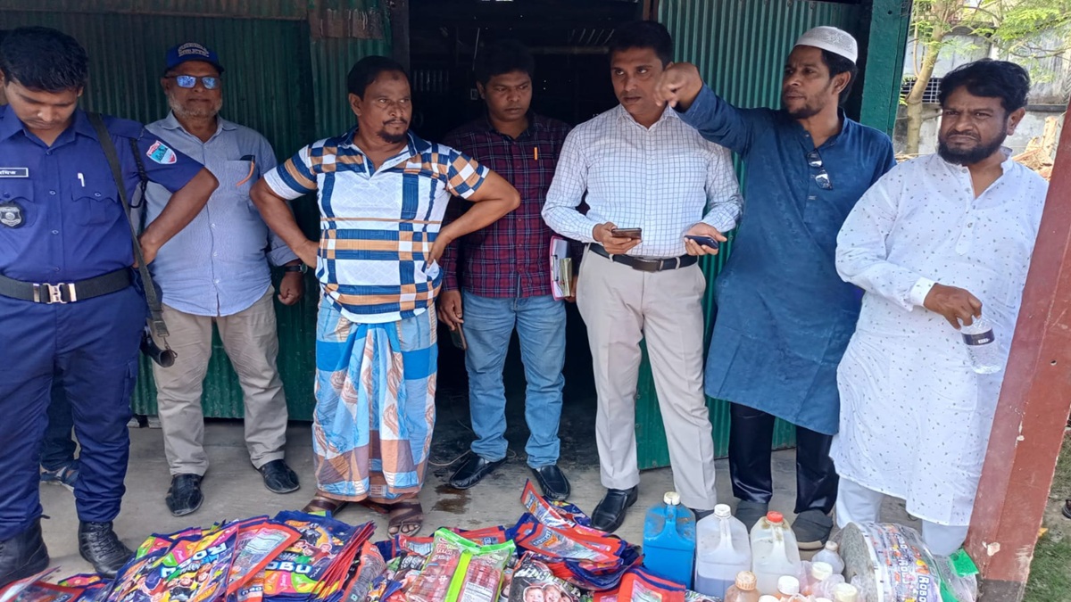 অভিযানে ভোক্তা অধিকার সংরক্ষণ অধিদপ্তর। ছবি- রূপালী বাংলাদেশ