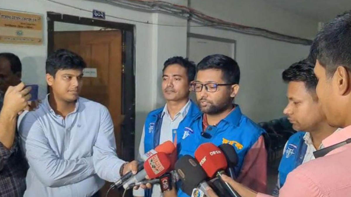 চট্টগ্রাম শিক্ষা বোর্ডে দুদকের অভিযান। ছবি- রূপালী বাংলাদেশ