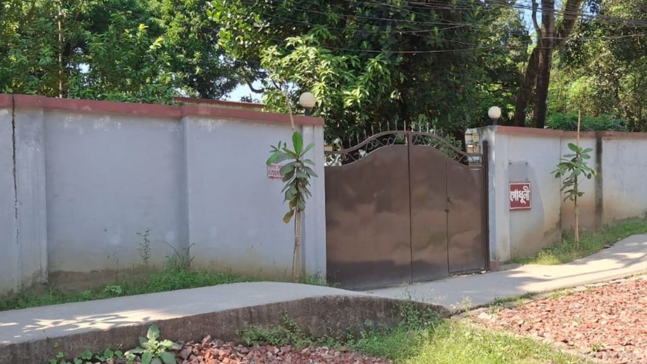 চুরি  হওয়া দায়রা জজের বাসভবন। ছবি- রূপালী বাংলাপদেশ
