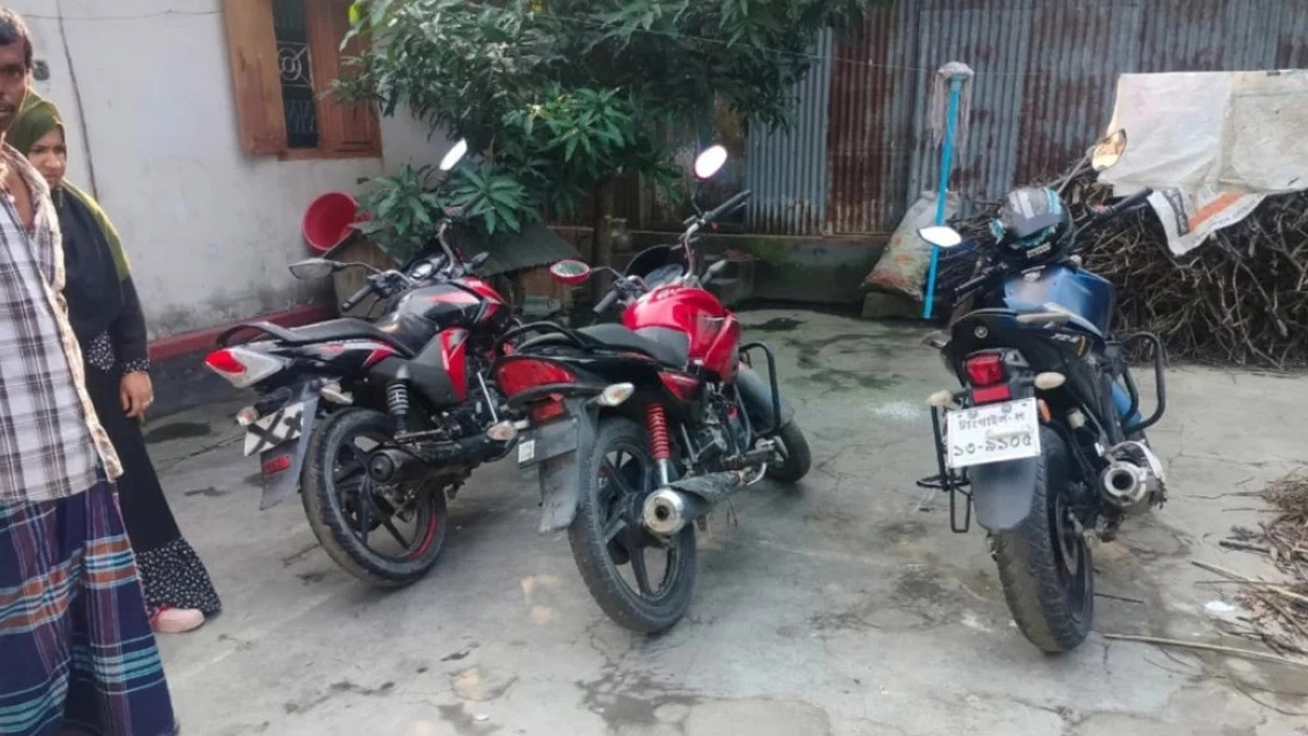 মোটরসাইকেল নিয়ন্ত্রণ হারিয়ে তাওহীদ ঘটনাস্থলেই নিহত হয়। ছবি- সংগৃহীত