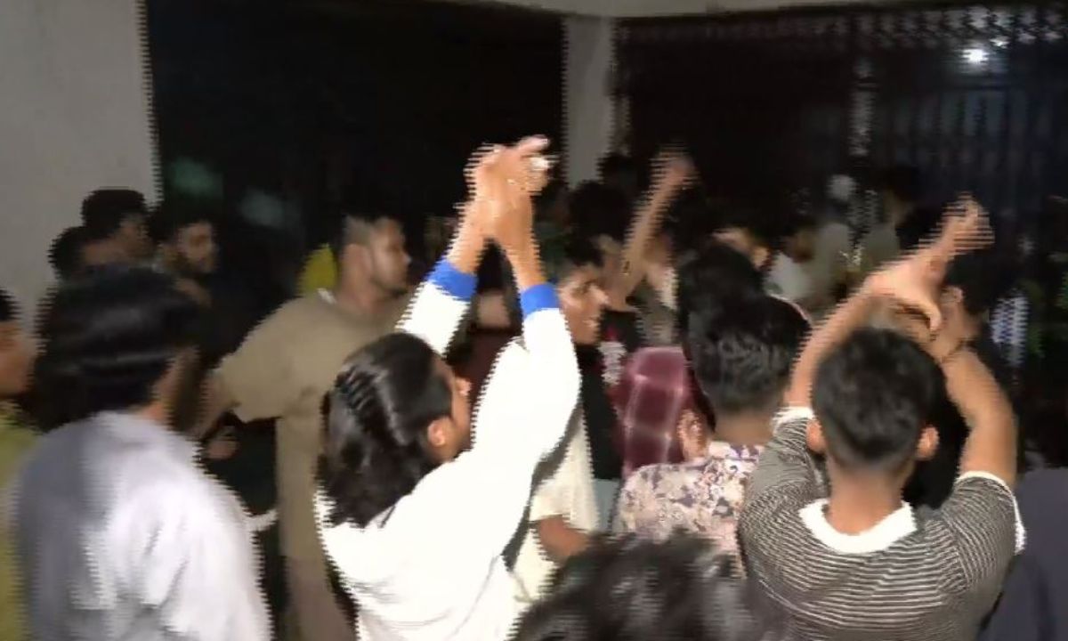 মধ্যরাতে ঢাকা পলিটেকনিকে ছাত্রদল–শিবিরের সংঘর্ষ