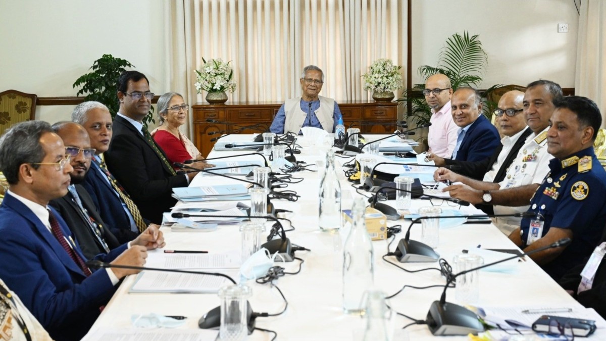 মৎস্য ও প্রাণিসম্পদ মন্ত্রণালয়ের কর্মকর্তাদের সাথে এক সভায় বক্তব্য রাখেন প্রধান উপদেষ্টা ড. ইউনূস। ছবি- সংগৃহীত
