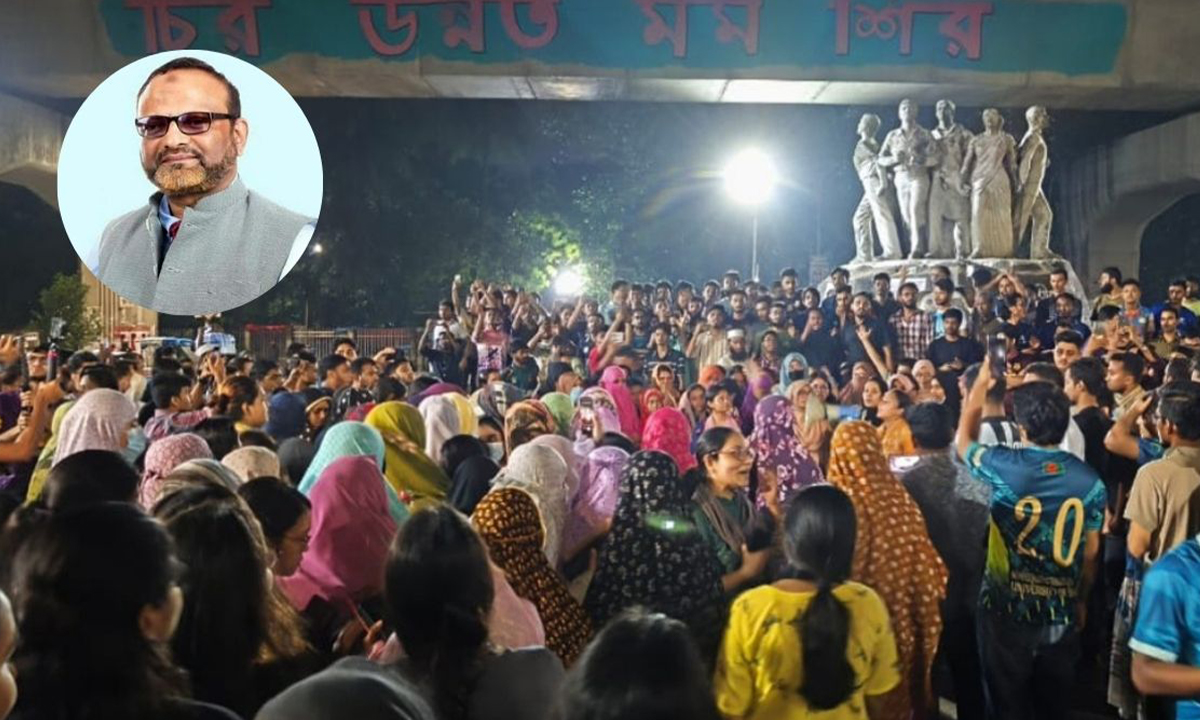 হলে ছাত্ররাজনীতি নিষিদ্ধের মিছিল করেছেন ঢাবির শিক্ষার্থীরা। ছবি- সংগৃহীত