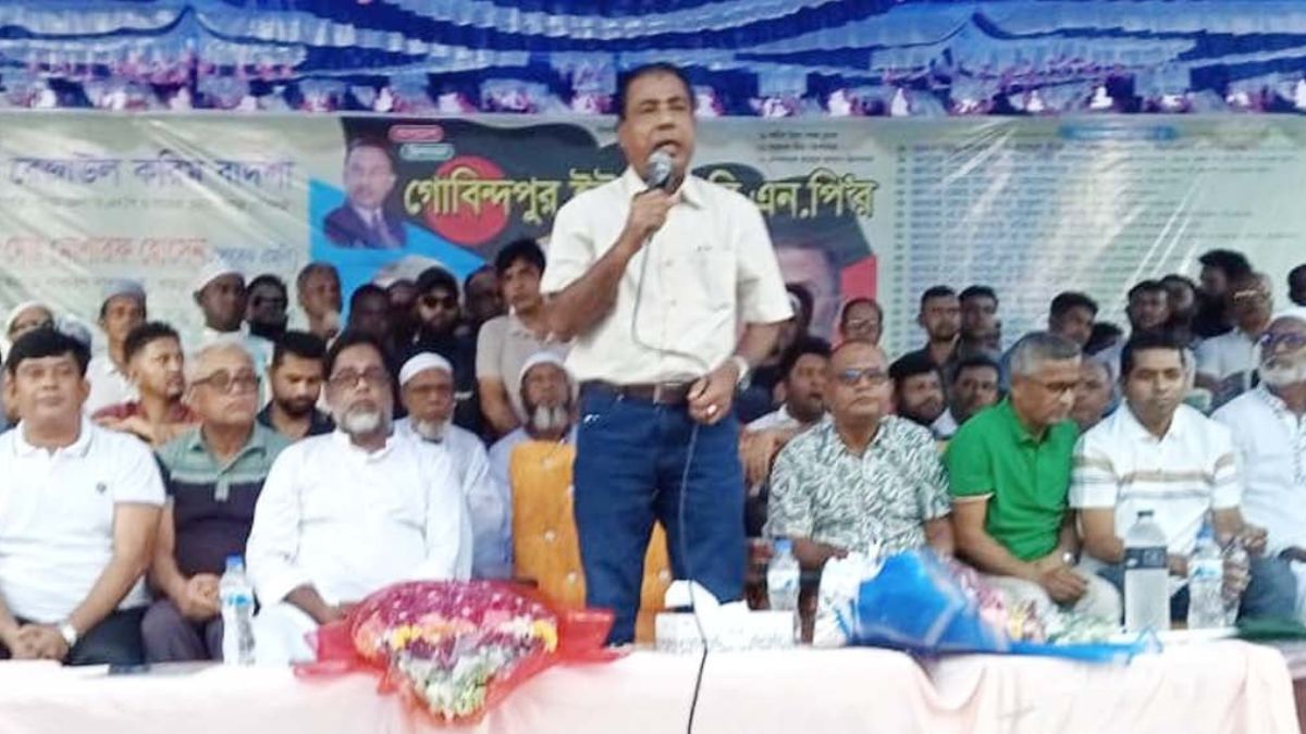 বক্তব্য দেন বগুড়া জেলা বিএনপির সভাপতি ও সাবেক পৌর মেয়র রেজাউল করিম বাদশা। ছবি- রূপালী বাংলাদেশ