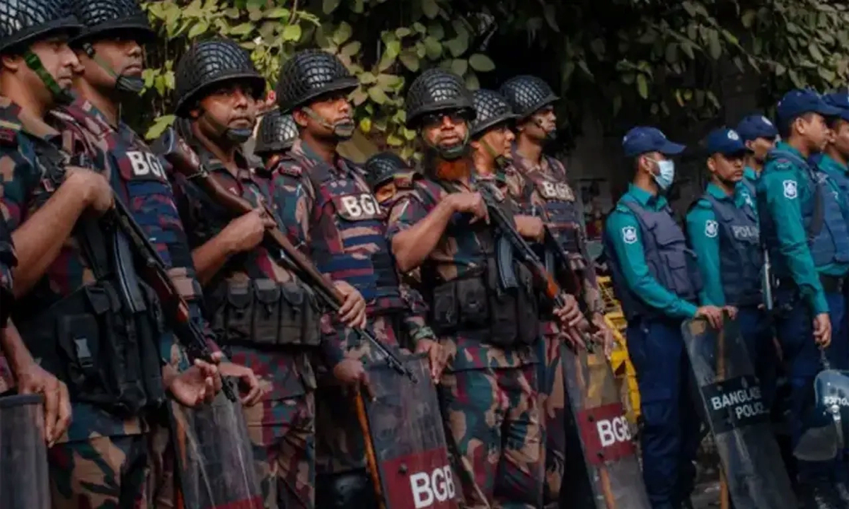 ভোটের মাঠে মোতায়েন হচ্ছে আইনশৃঙ্খলা বাহিনী। ছবি : সংগৃহীত