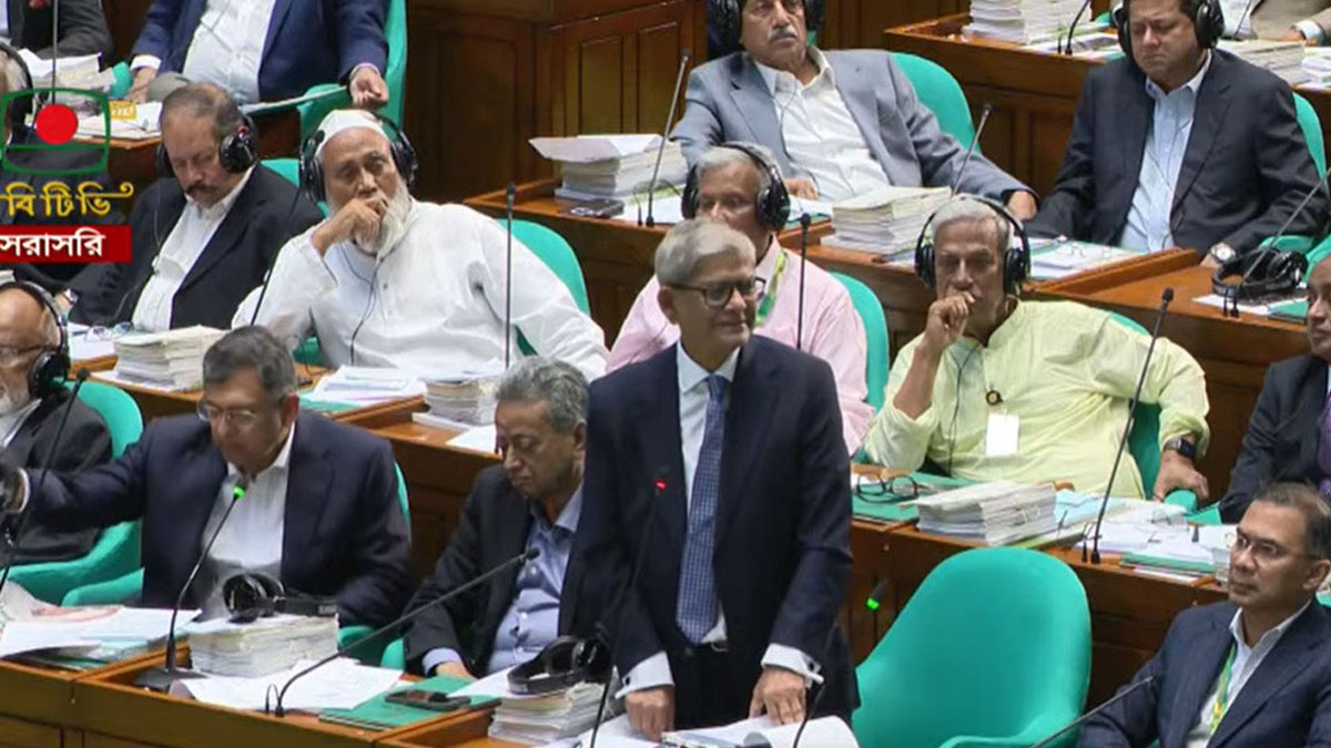 জাতীয় সংসদে স্থানীয় সরকার, পল্লী উন্নয়ন ও সমবায়মন্ত্রী মির্জা ফখরুল ইসলাম আলমগীর। ছবি : সংগৃহীত