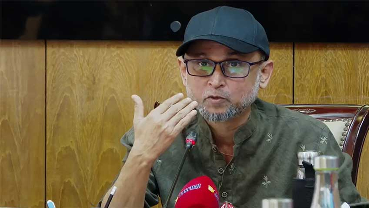 সংস্কৃতিবিষয়ক উপদেষ্টা মোস্তফা সরয়ার ফারুকী। ছবি : সংগৃহীত