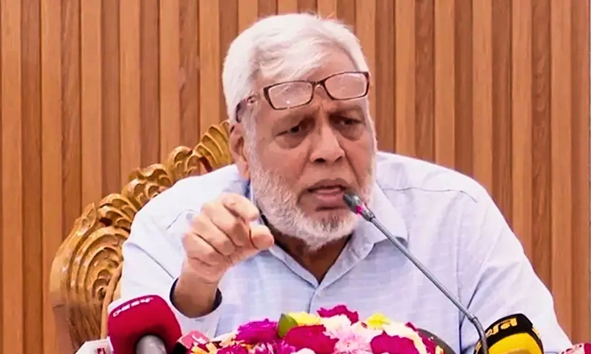 বিদ্যুৎ উপদেষ্টা ফাওজুল কবির খান । ছবি : সংগৃহীত