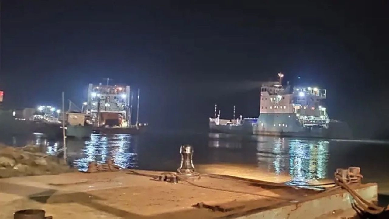 দৌলতদিয়া ফেরি ঘাট। ছবি : সংগৃহীত