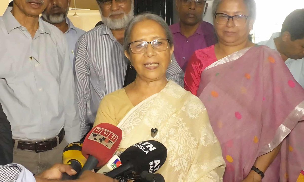 বক্তব্য দেন উপদেষ্টা ফরিদা আখতার। ছবি- রূপালী বাংলাদেশ