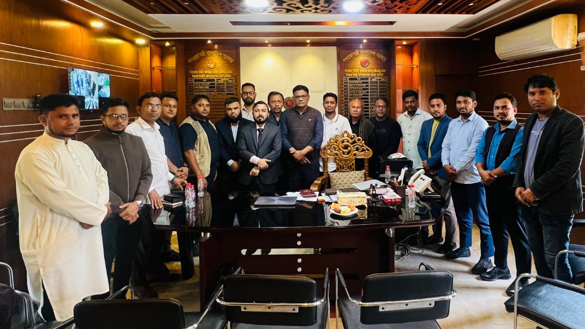 ফটিকছড়িতে সাংবাদিকদের সঙ্গে নবাগত ইউএনও সাঈদ মুহাম্মদ ইব্রাহিম। ছবি- রূপালী বাংলাদেশ