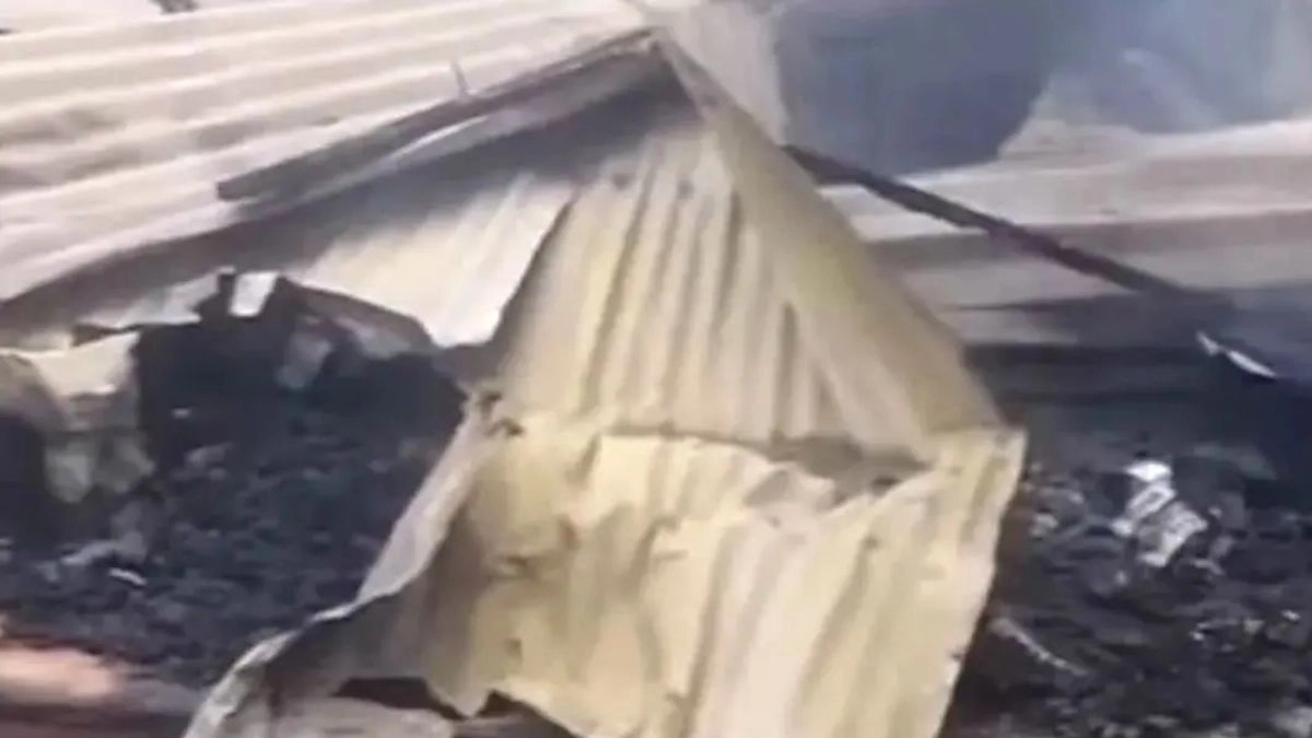 নেশার টাকা না পেয়ে মায়ের ঘরে আগুন, ছেলে কারাগারে