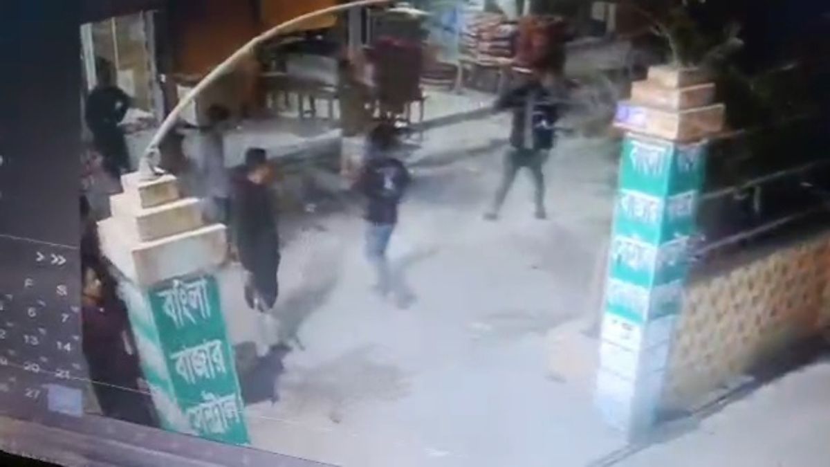 গাজীপুরে পূর্ব শত্রুতার জেরে সশস্ত্র হামলা। ছবি : রূপালী বাংলাদেশ