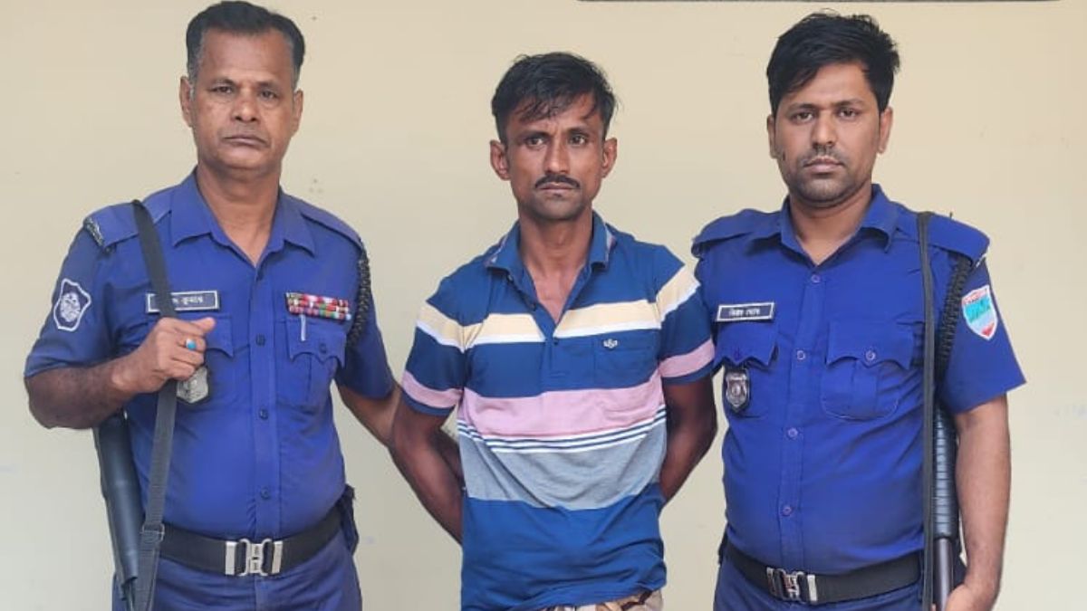 ‘ক্যাডার’ ঘ্যানা টিটোকে গ্রেপ্তার করেছে পুলিশ। ছবি- রূপালী বাংলাদেশ