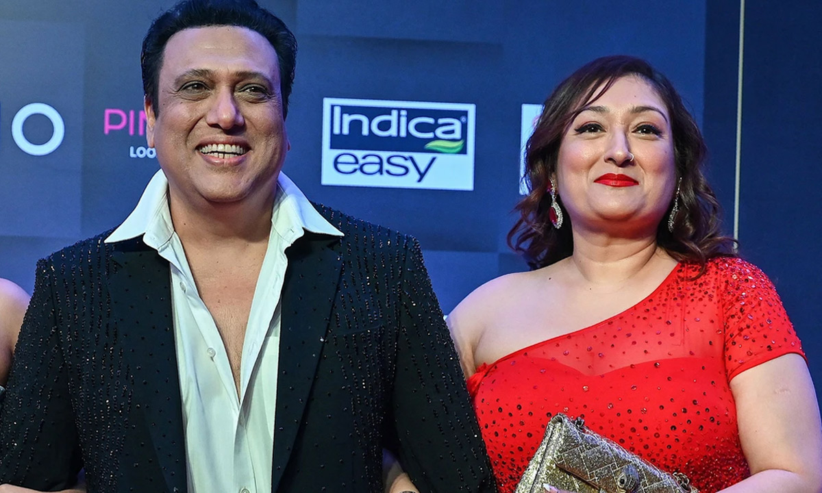 বলিউড অভিনেতা গোবিন্দ ও তার স্ত্রী সুনীতা আহুজা। ছবি- সংগৃহীত