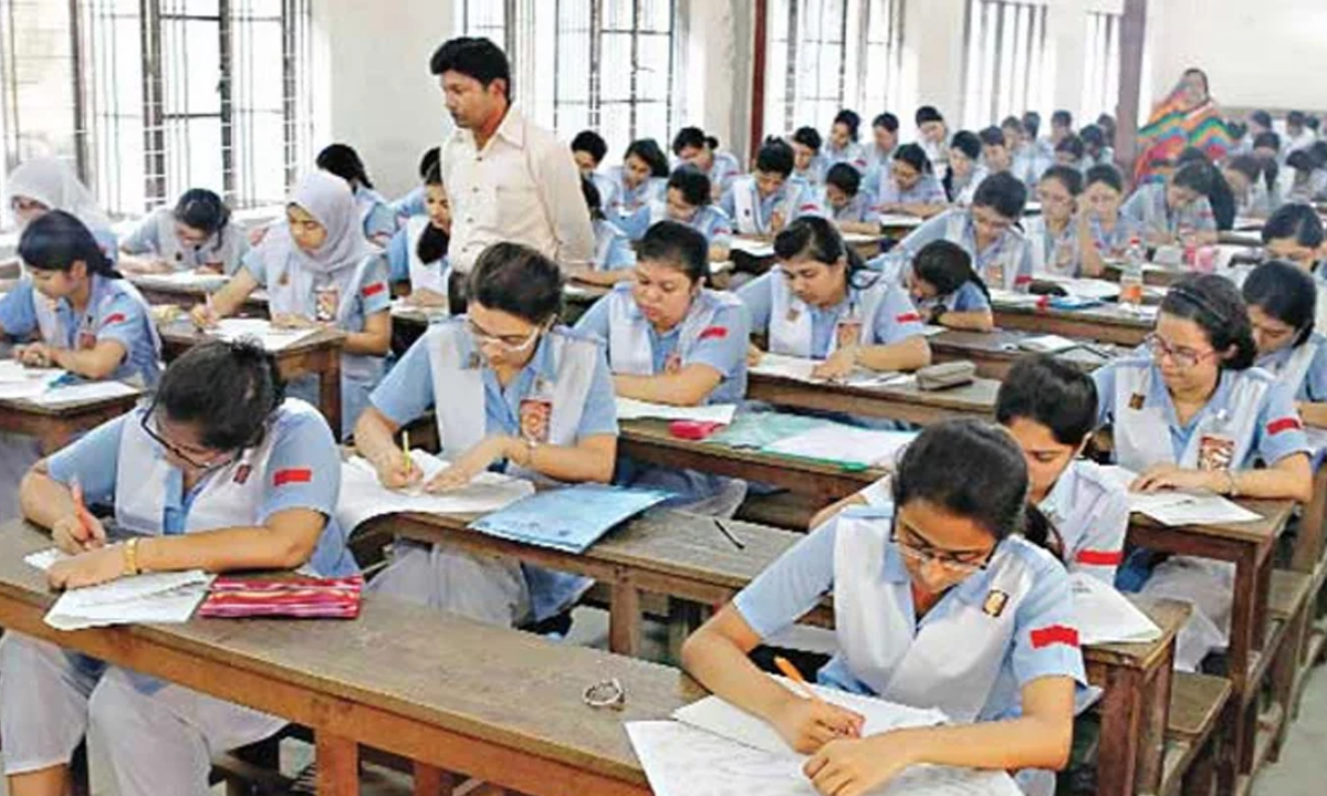 চলতি বছরে ১৫ হাজার এসএসসি শিক্ষার্থীর ফল গণনায় ভুল হয়েছে। ছবি- সংগৃহীত