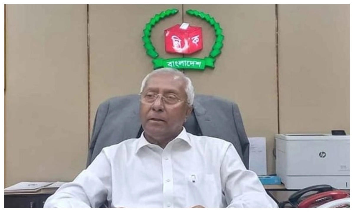 নির্বাচন কমিশনের (ইসি) সিনিয়র সচিব আখতার আহমেদ। ছবি- সংগৃহীত