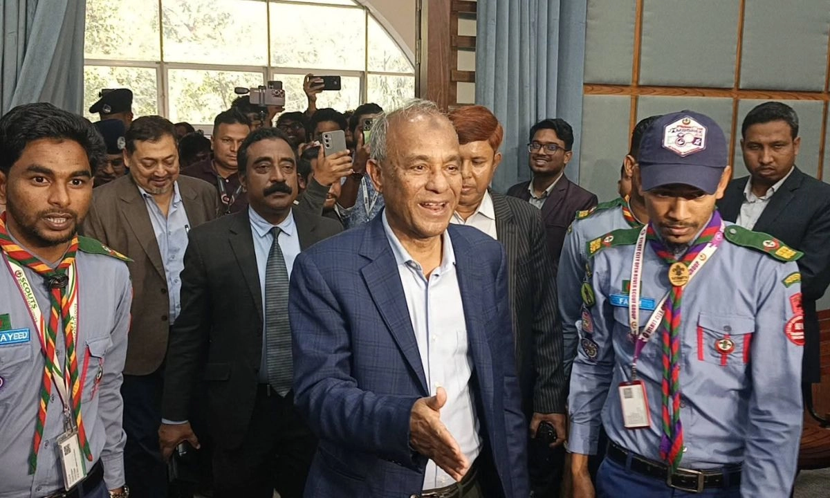 বক্তব্য দেন স্বরাষ্ট্র উপদেষ্টা মো. জাহাঙ্গীর আলম চৌধুরী। ছবি : রূপালী বাংলাদেশ