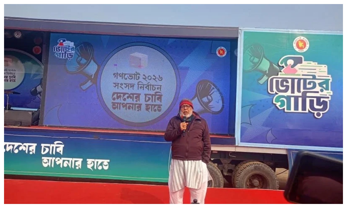 বিদ্যুৎ, জ্বালানি ও খনিজ সম্পদ, সড়ক পরিবহন ও সেতু এবং রেলপথ মন্ত্রণালয়ের উপদেষ্টা ফাওজুল কবির খান। ছবি : সংগৃহীত