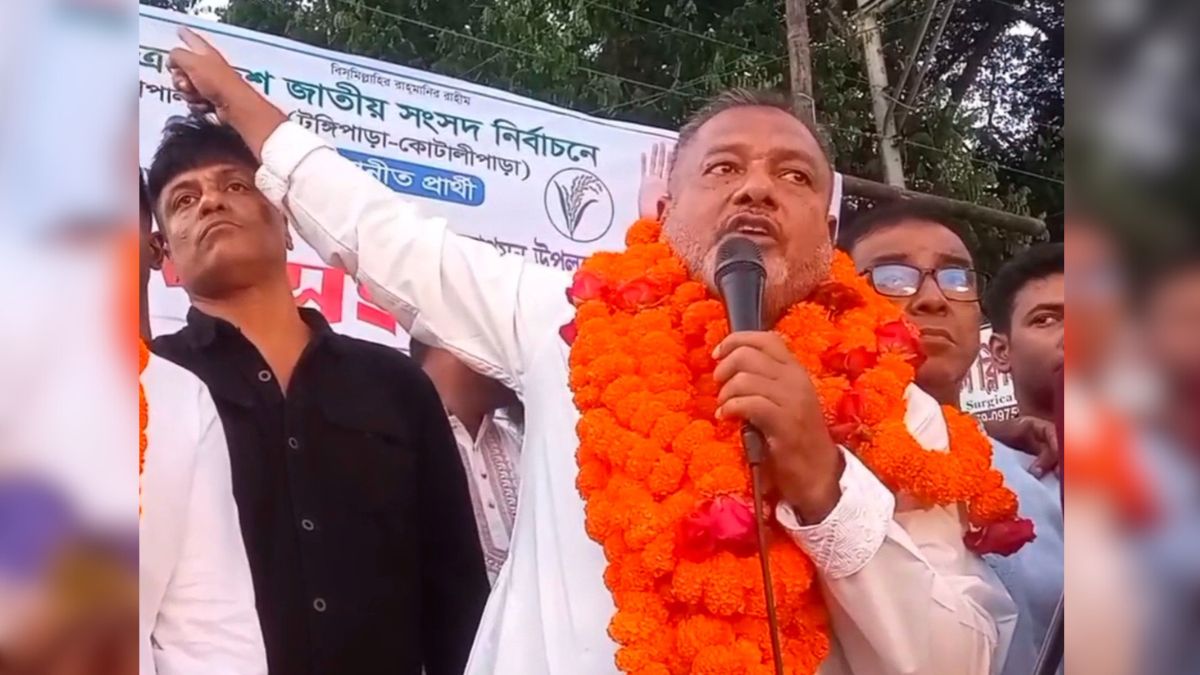 বক্তব্য দেন স্বেচ্ছাসেবক দলের কেন্দ্রীয় সভাপতি এসএম জিলানী। ছবি- রূপালী বাংলাদেশ