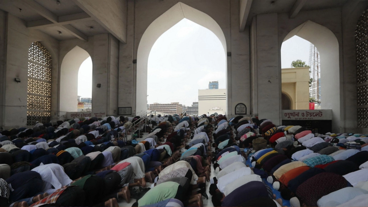 জুমার নামাজে মুসুল্লিরা। ছবি- সংগৃহীত