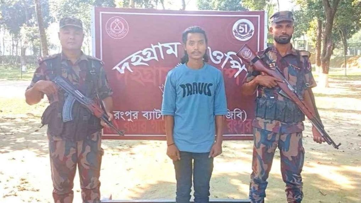 আটক তন্ময় চন্দ্র। ছবি- রূপালী বাংলাদেশ