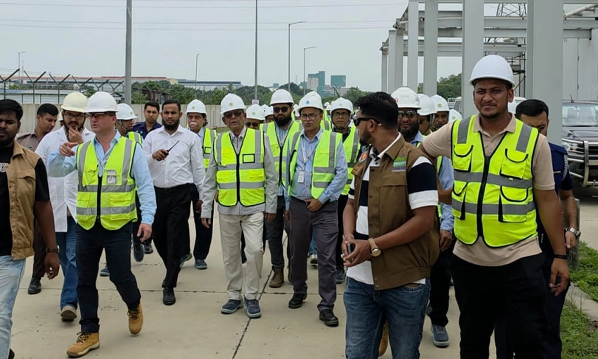 গন্ধর্বপুর পানি শোধনাগার পরিদর্শনে মির্জা ফখরুল। ছবি : রূপালী বাংলাদেশ