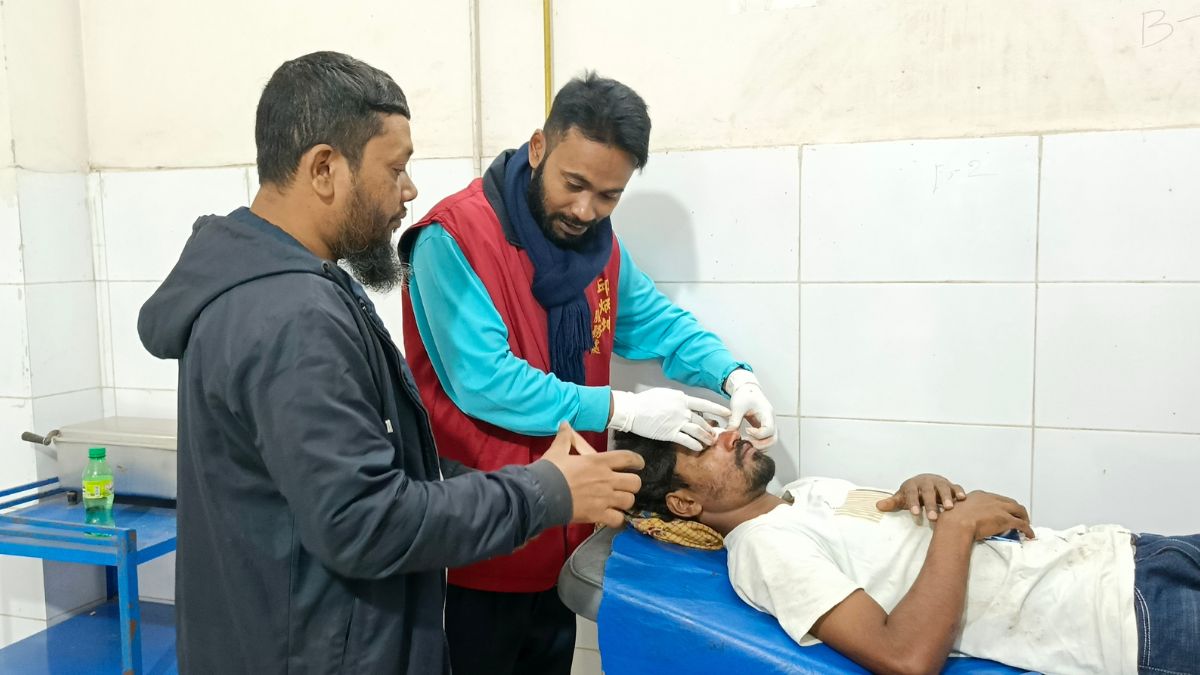 আহতদের একজন হাসপাতালে। ছবি- রূপালী বাংলাদেশ