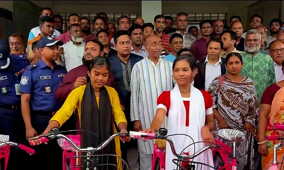 ছবি : রূপালী বাংলাদেশ