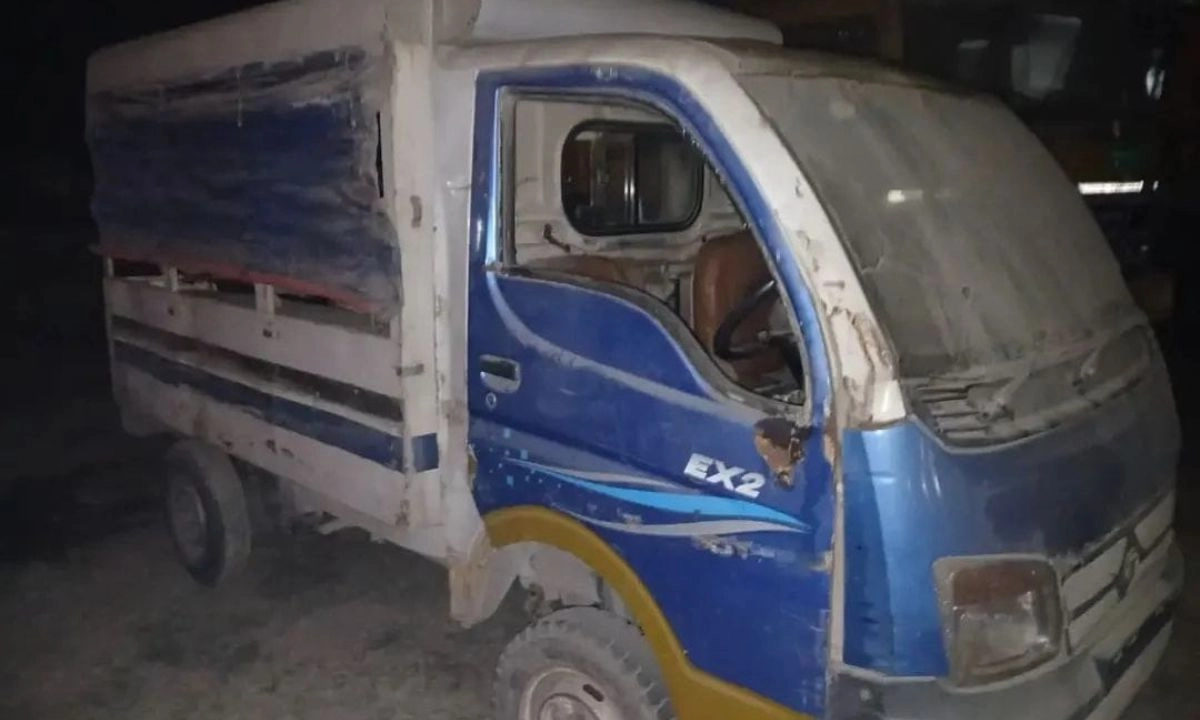 পরিত্যক্ত লেগুনা জব্দ, মালিককে খুঁজছে পুলিশ