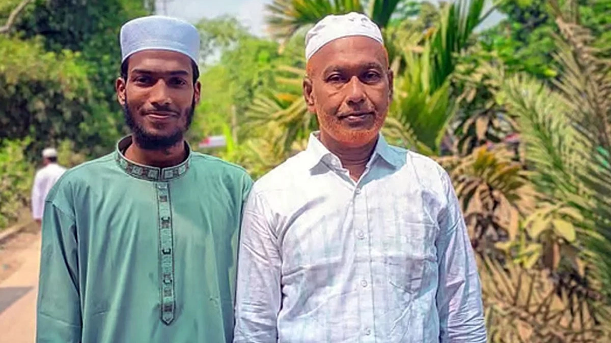 ছেলে শফিকুল ইসলামের সঙ্গে তাঁর নুরুল ইসলাম।  ছবি- সংগৃহীত