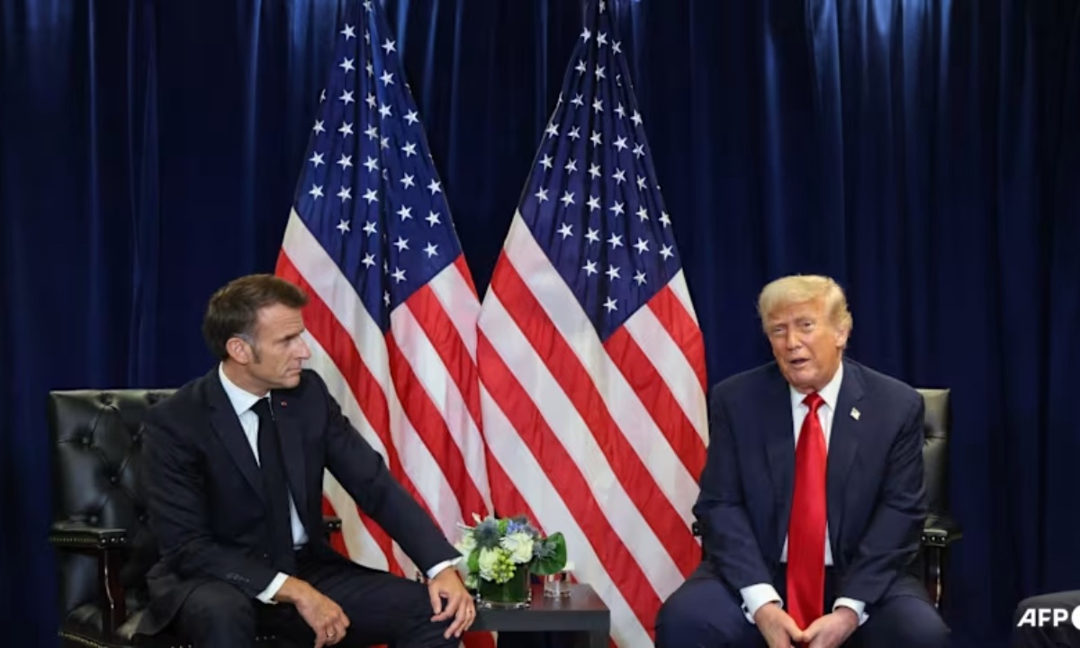 জাতিসংঘের সাধারণ পরিষদের অধিবেশনের ফাঁকে ফ্রান্সের প্রেসিডেন্ট ইমানুয়েল ম্যাক্রোঁর সঙ্গে বৈঠকে মার্কিন প্রেসিডেন্ট ডোনাল্ড ট্রাম্প। ছবি- সংগৃহীত