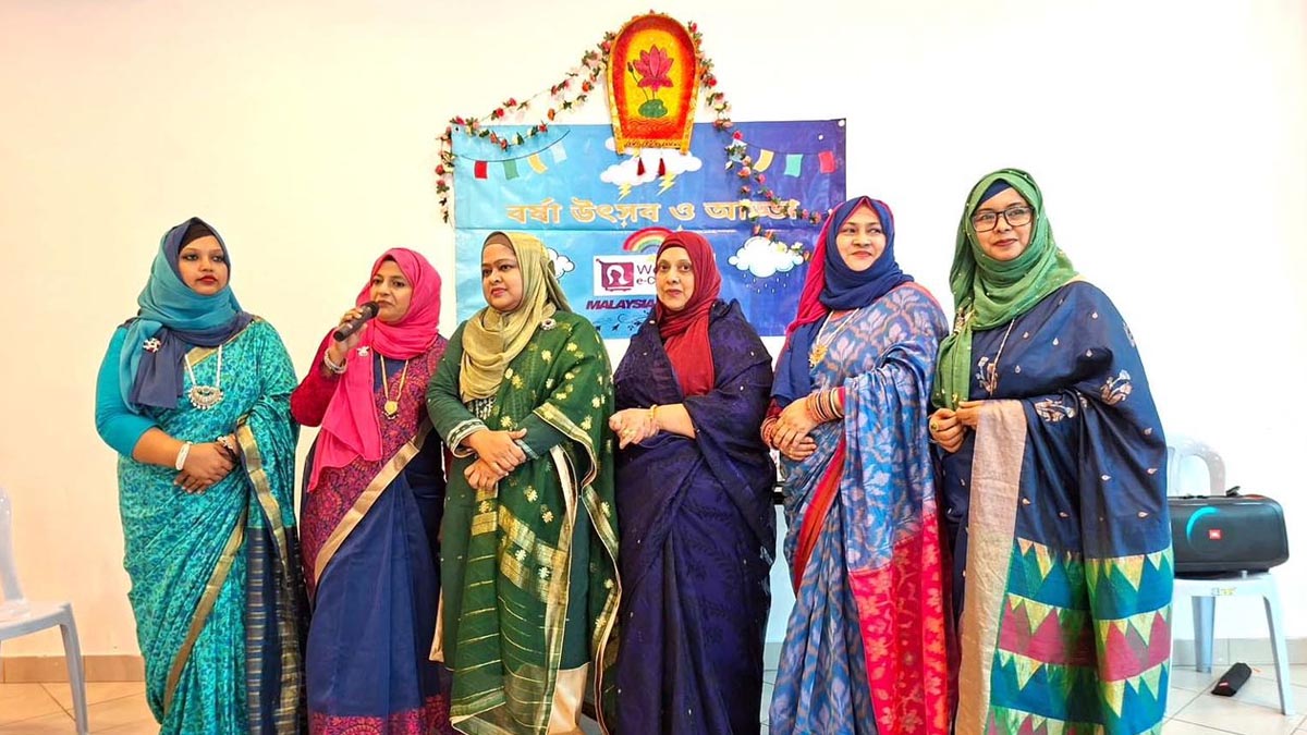 অর্ধশতাধিক সফল প্রবাসী নারী উদ্যোক্তাদের নিয়ে শুরু হয় এই বর্ষা উৎসব।  ছবি- রূপালী বাংলাদেশ
