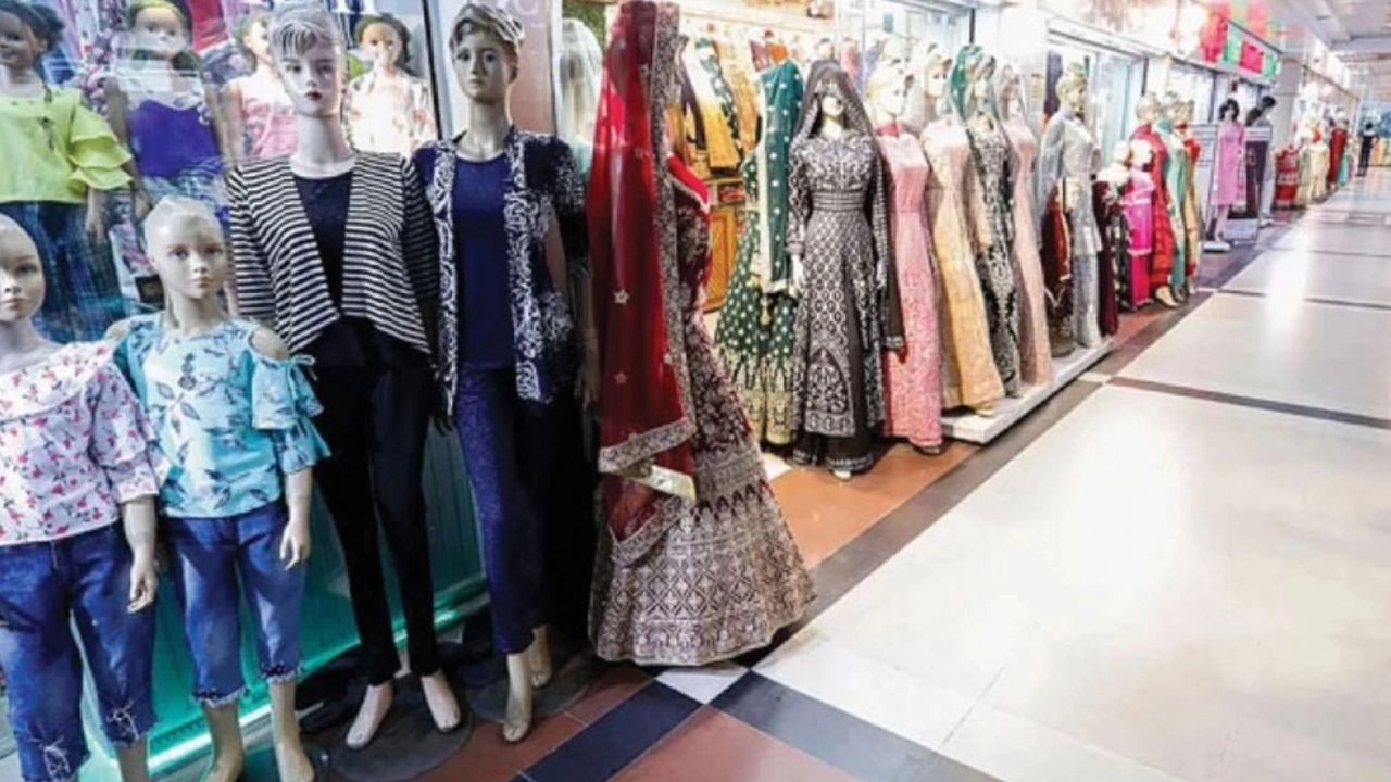 রাজধানীর শপিংমল। ছবি- সংগৃহীত