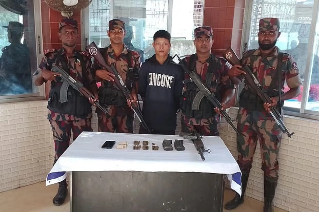 নিখোঁজের ১২ দিন পর মাটি খুঁড়ে মিলল ভ্যানচালকের মরদেহ