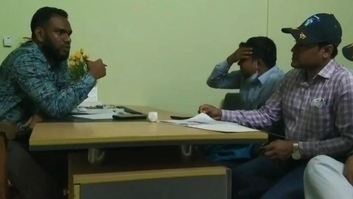 মোরেলগঞ্জ উপজেলা স্বাস্থ্য কমপ্লেক্সে দুদকের অভিযান। ছবি- রূপালী বাংলাদেশ